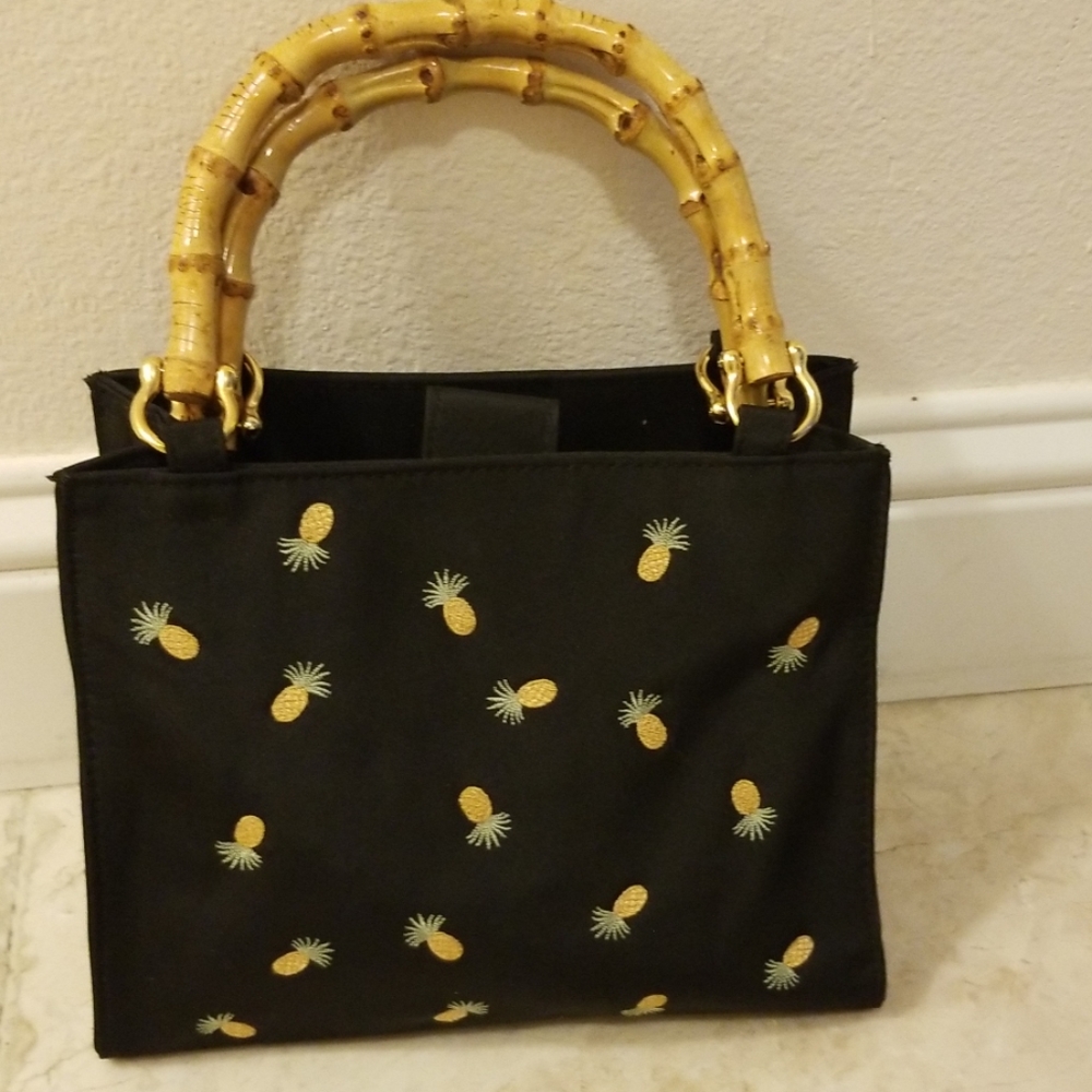 Pineapple embroidered bag wooden handles